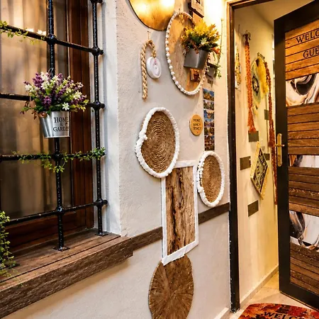 Rozafa -cozy & Traditional 3* שקודר