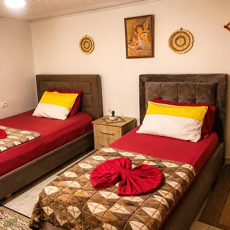 Rozafa -cozy & Traditional