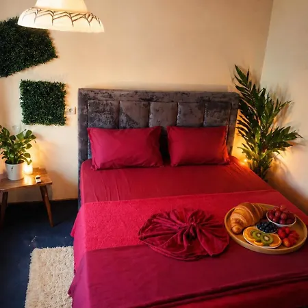 Rozafa -cozy & Traditional