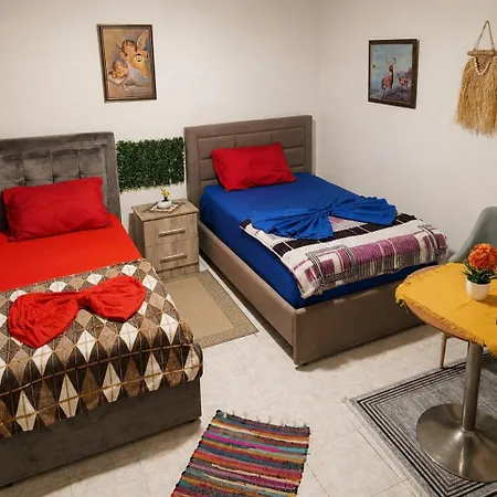Rozafa -cozy & Traditional