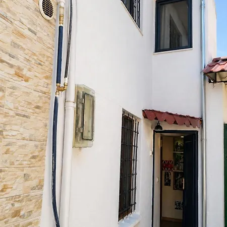 Rozafa -cozy & Traditional Affittacamere 3*